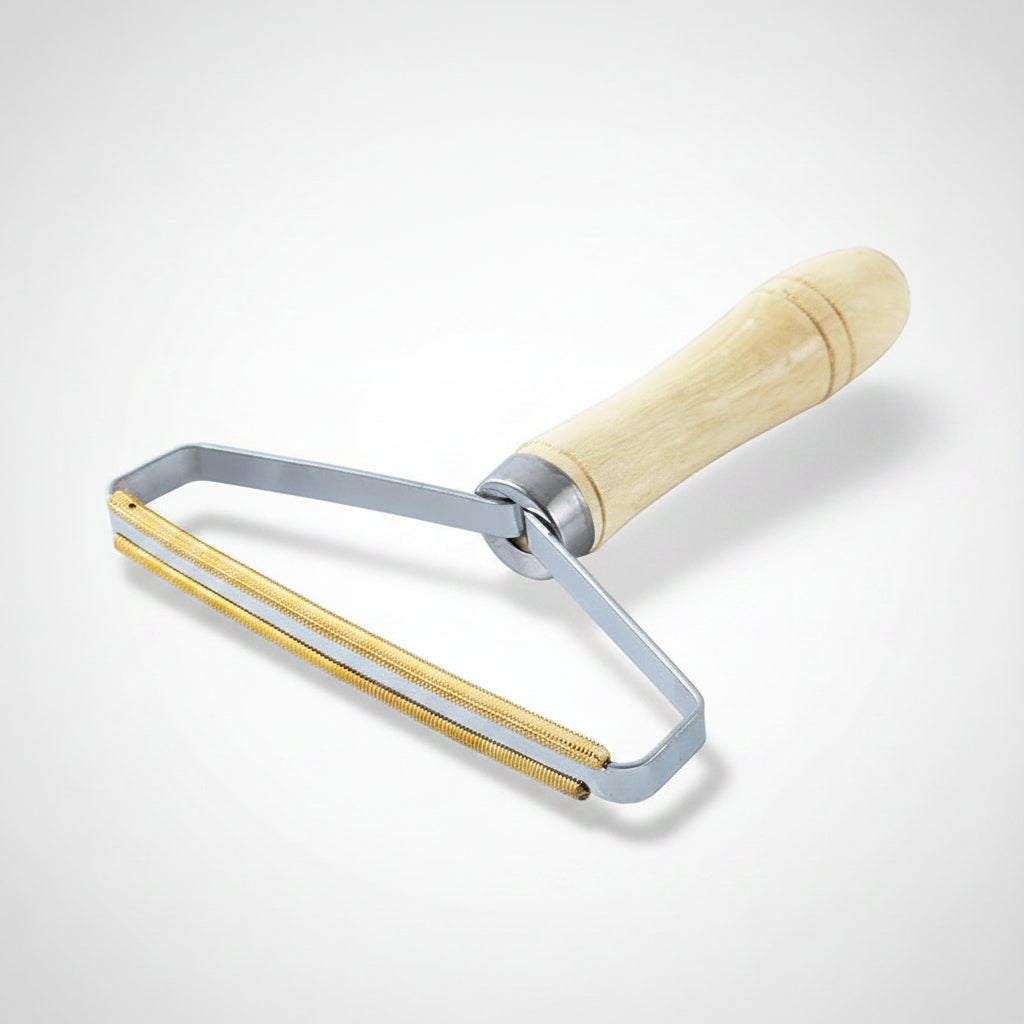 Rouleau Anti-Peluches Réutilisable — Double Face, Manche en Bois Naturel | Lavable & Zéro Déchet